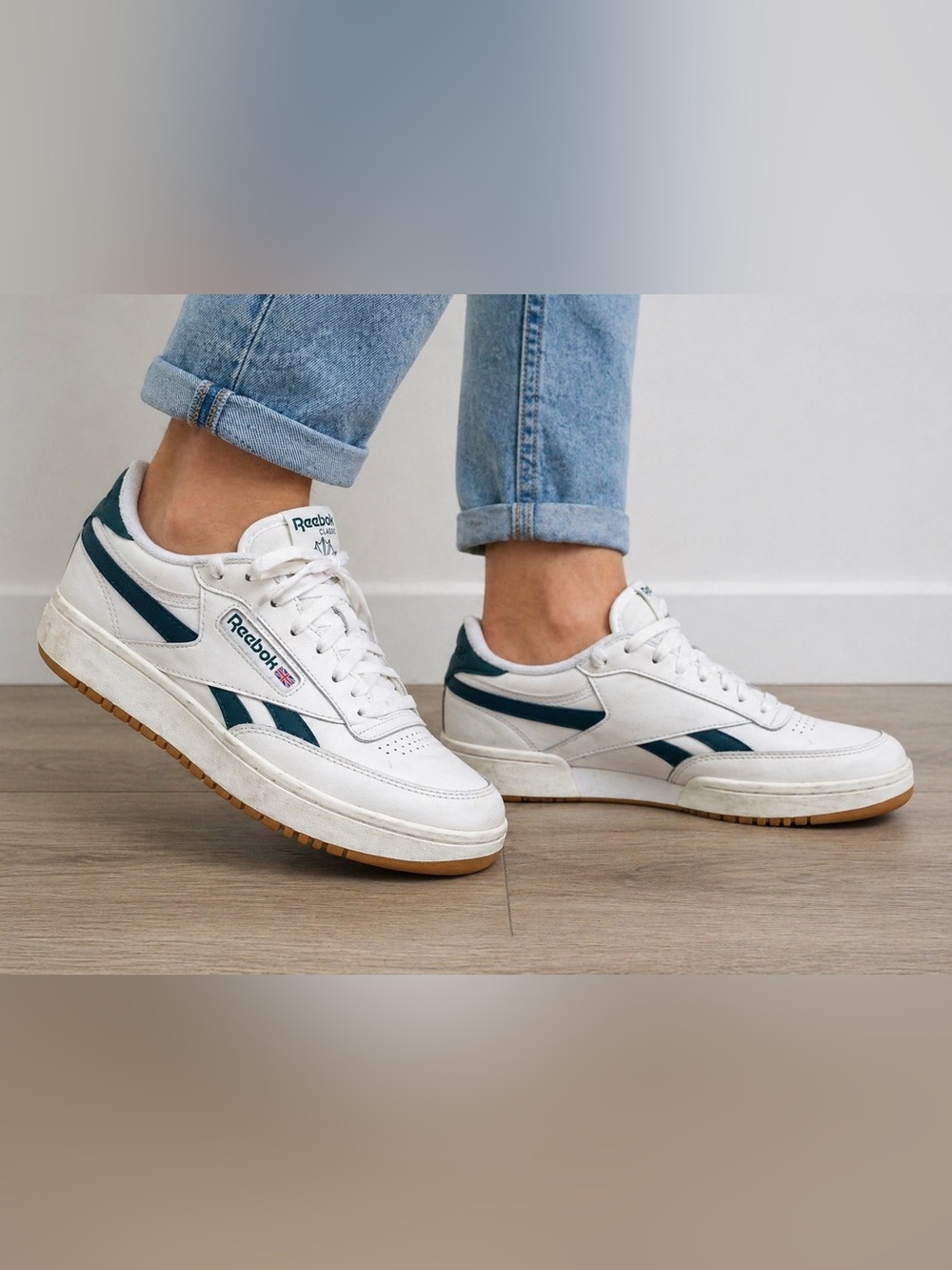 Reebok Club C White Green Sneakers Women Size 8.5 Retro Gum Sole - Picture 3 of 10